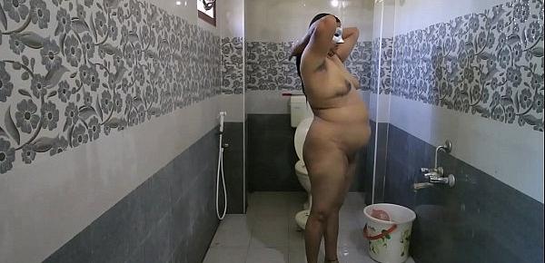  Dipinitta Bhabhi Sexy Indian Mother In Law Filmed In Shower